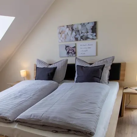 Lejlighed Moselhoehe - 2023 Neu Renoviert, Mit Design-ausstattung & Grossem Garten *