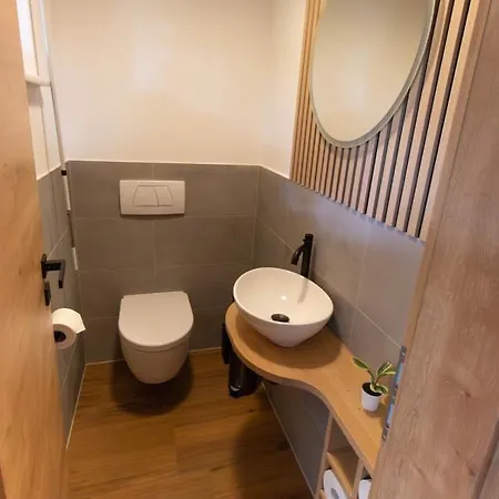 דירה Moselhoehe - 2023 Neu Renoviert, Mit Design-ausstattung & Grossem Garten