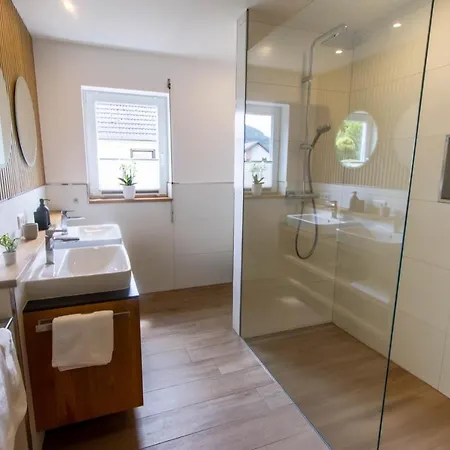 Moselhoehe - 2023 Neu Renoviert, Mit Design-ausstattung & Grossem Garten דירה טראבן-טרארבאך