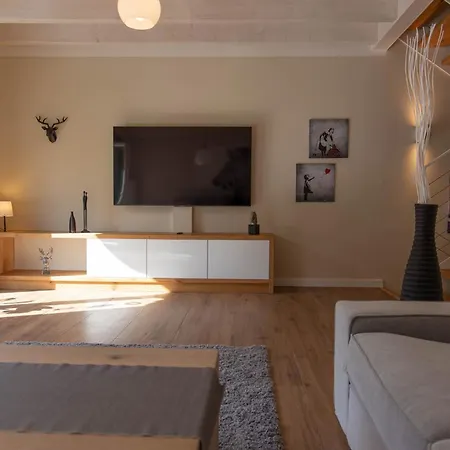 Lejlighed Moselhoehe - 2023 Neu Renoviert, Mit Design-ausstattung & Grossem Garten