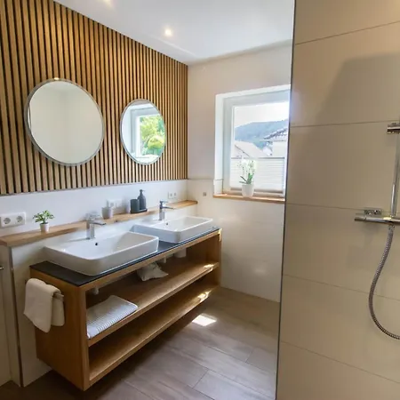 דירה Moselhoehe - 2023 Neu Renoviert, Mit Design-ausstattung & Grossem Garten *