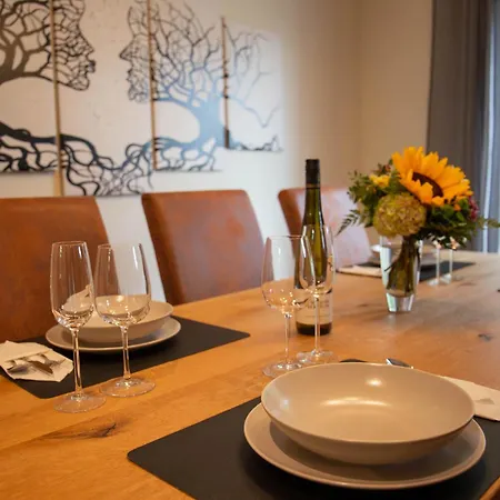 Moselhoehe - 2023 Neu Renoviert, Mit Design-ausstattung & Grossem Garten דירה טראבן-טרארבאך