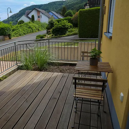 דירה Moselhoehe - 2023 Neu Renoviert, Mit Design-ausstattung & Grossem Garten *