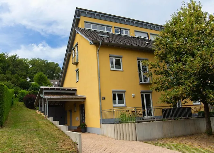 Apartamento Moselhoehe - 2023 Neu Renoviert, Mit Design-ausstattung & Grossem Garten