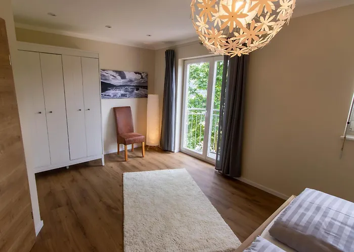 Moselhoehe - 2023 Neu Renoviert, Mit Design-ausstattung & Grossem Garten Apartamento